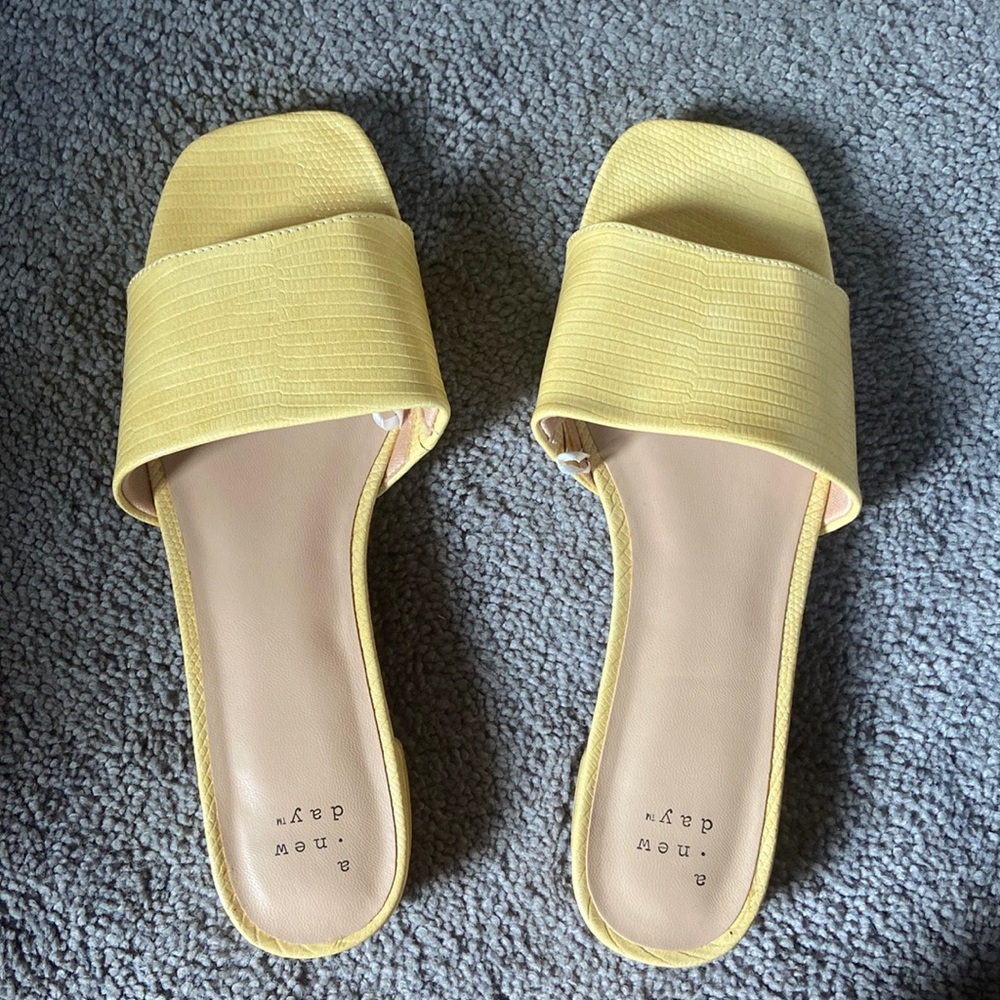 A new day women’s sandals